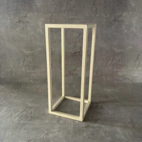 Columna metálica Blanca para decoración pequeña_