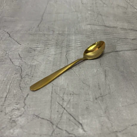 Cuchara para postre dorado